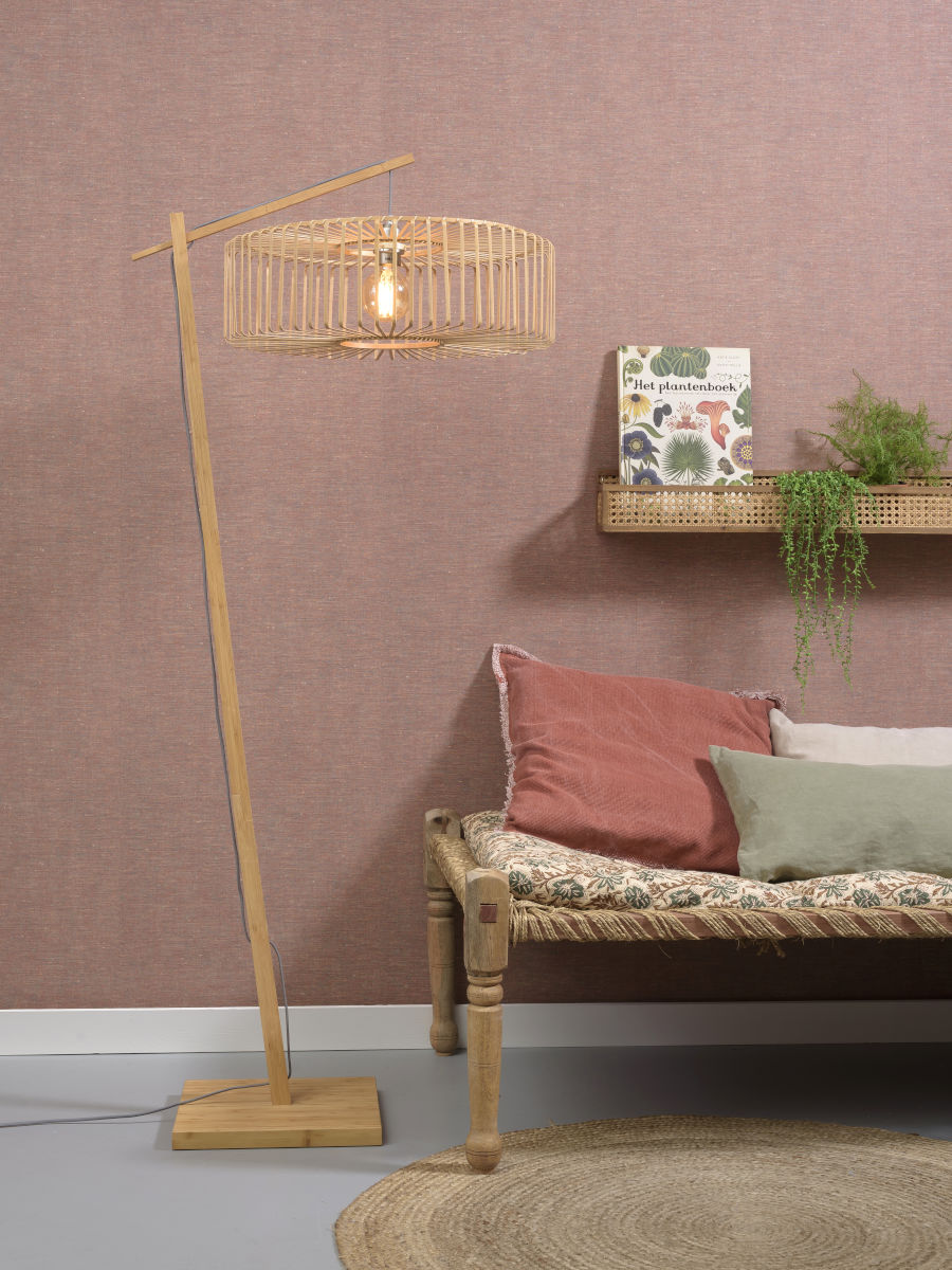 Lampadaire Bromo avec abat-jour en Bambou naturel au design naturel par Good & Mojo